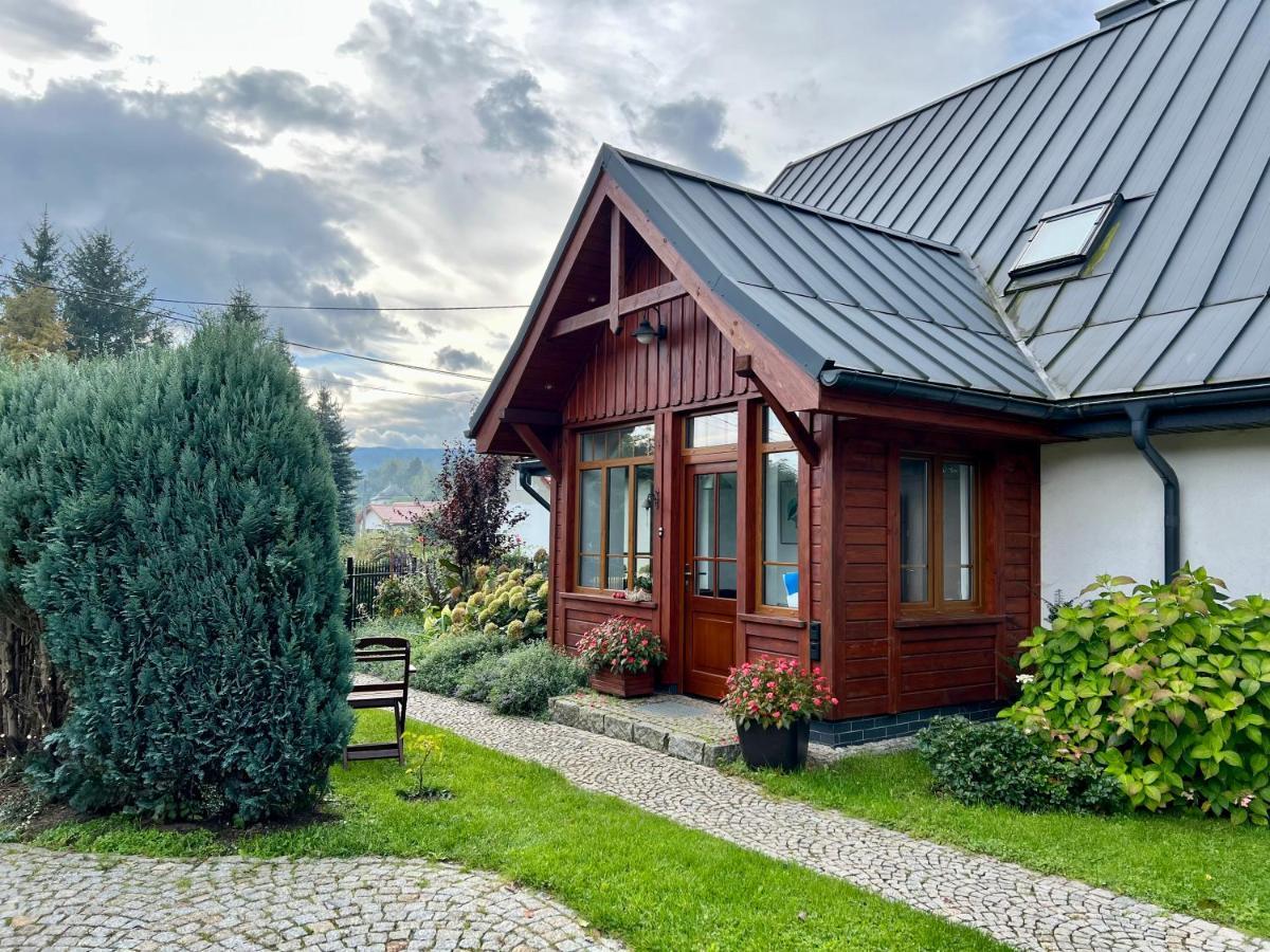 Chatka Czarny Bocian W Podgorzynie Exterior photo