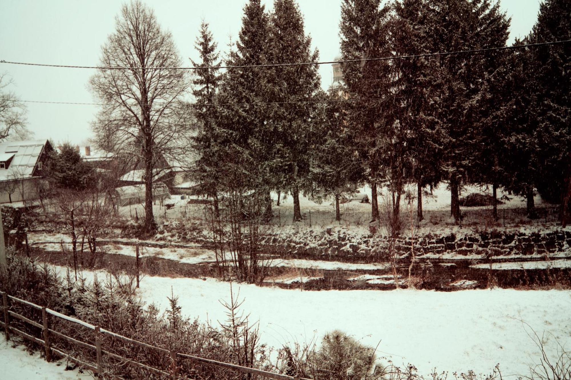 Chatka Czarny Bocian W Podgorzynie Exterior photo